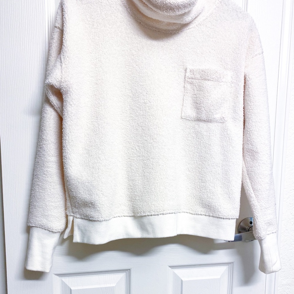 nwot Vineyard Vines sherpa pullover - Picture 7 of 8